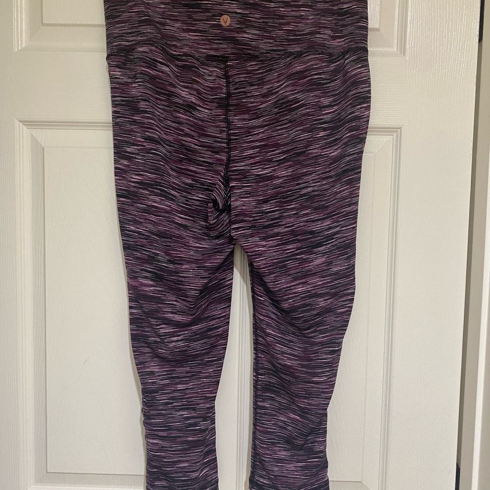 Livi capri yoga pants - Picture 3 of 5
